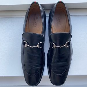 Gucci Men’s Black Leather Horsebit Loafer with Signature Gucci Stripes at Ankle